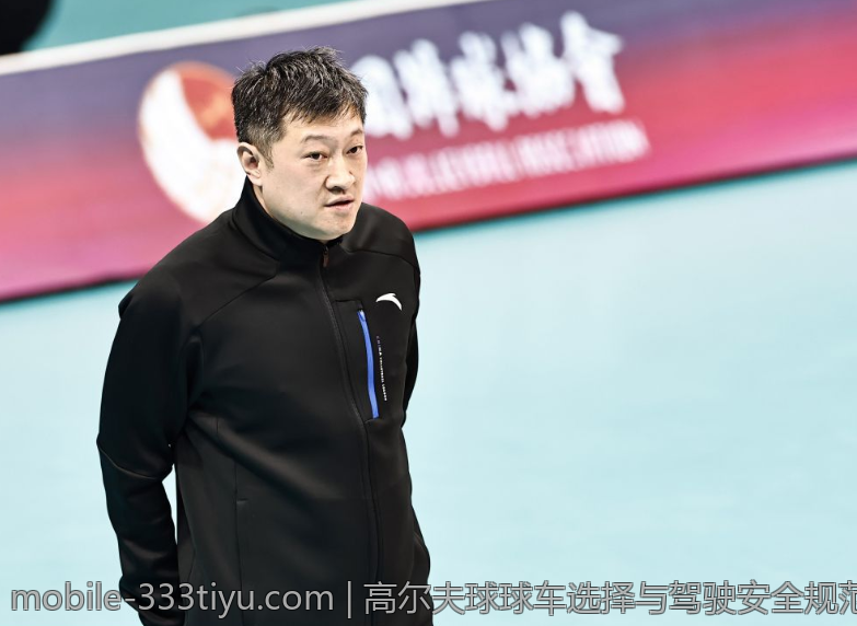 高尔夫球球车选择与驾驶安全规范
